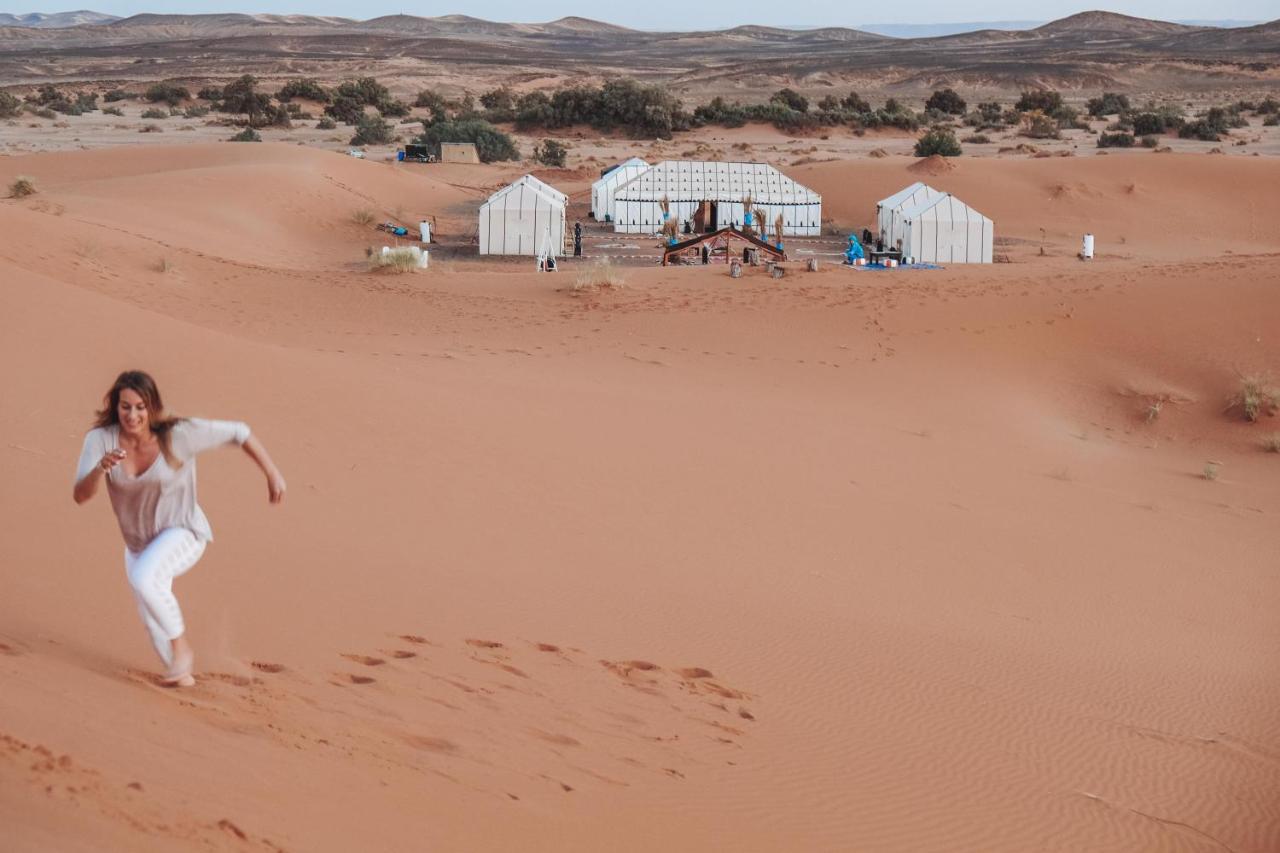 Camel Luxury Camp Bed & Breakfast เมอร์ซูกา ภายนอก รูปภาพ