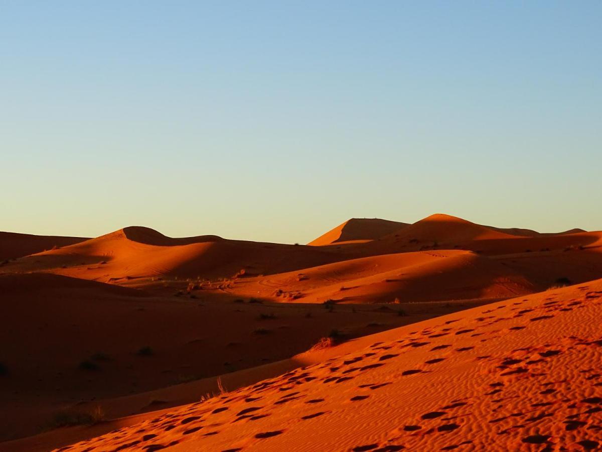 Camel Luxury Camp Bed & Breakfast เมอร์ซูกา ภายนอก รูปภาพ