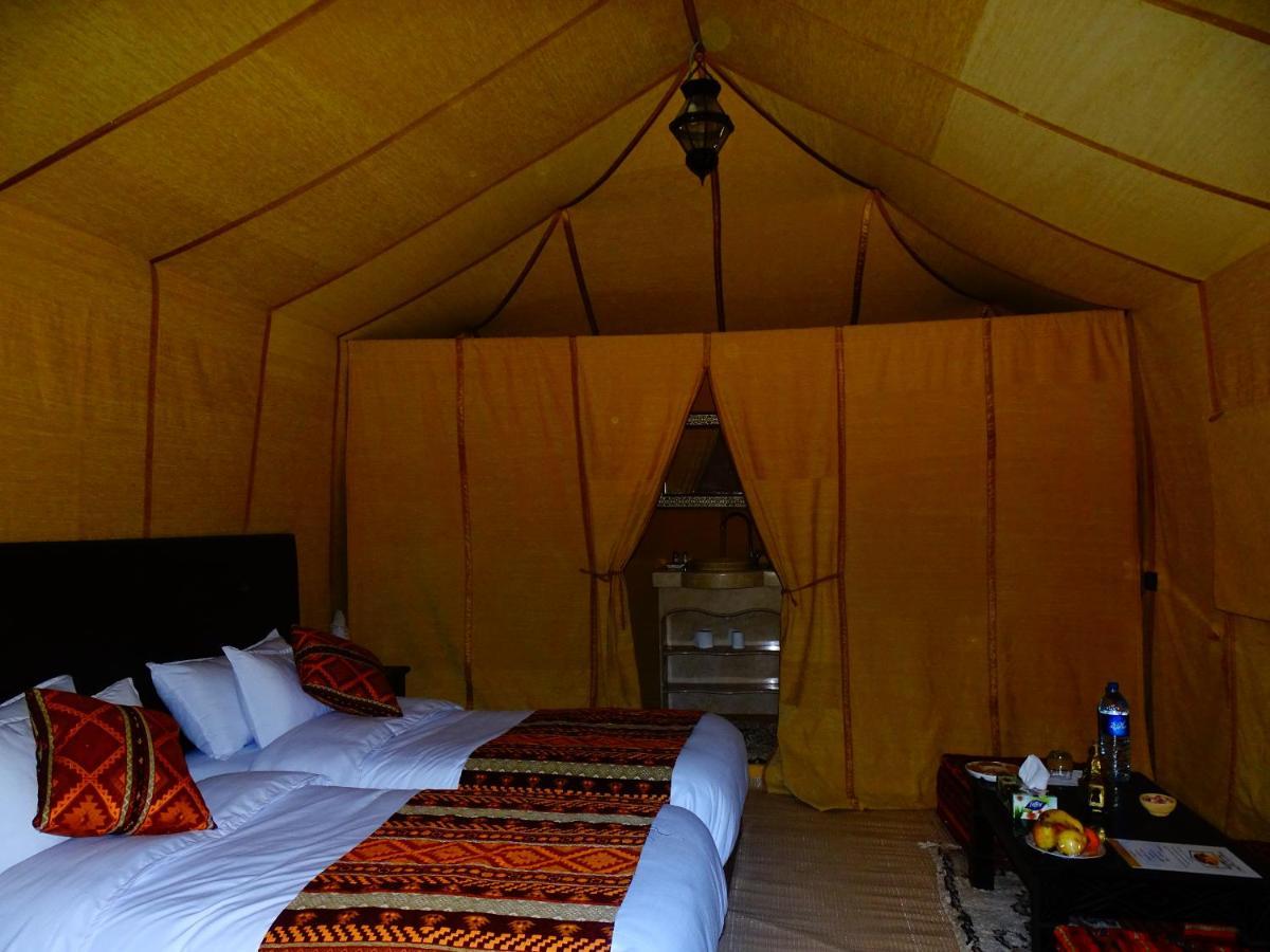 Camel Luxury Camp Bed & Breakfast เมอร์ซูกา ภายนอก รูปภาพ