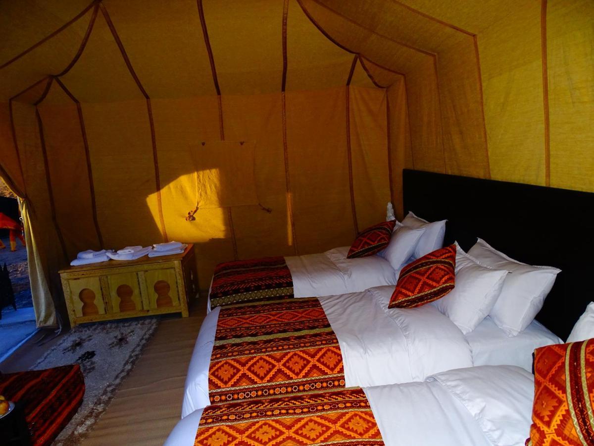 Camel Luxury Camp Bed & Breakfast เมอร์ซูกา ภายนอก รูปภาพ