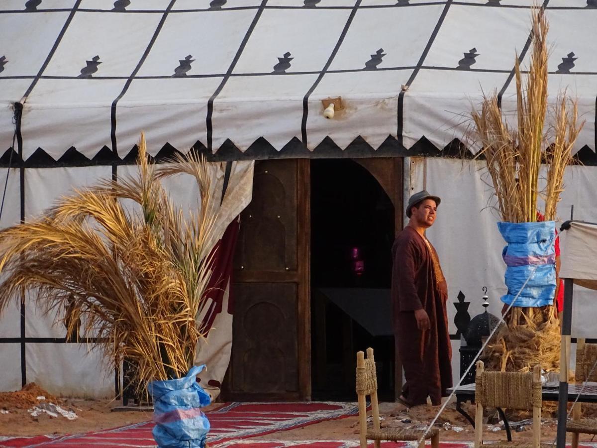 Camel Luxury Camp Bed & Breakfast เมอร์ซูกา ภายนอก รูปภาพ