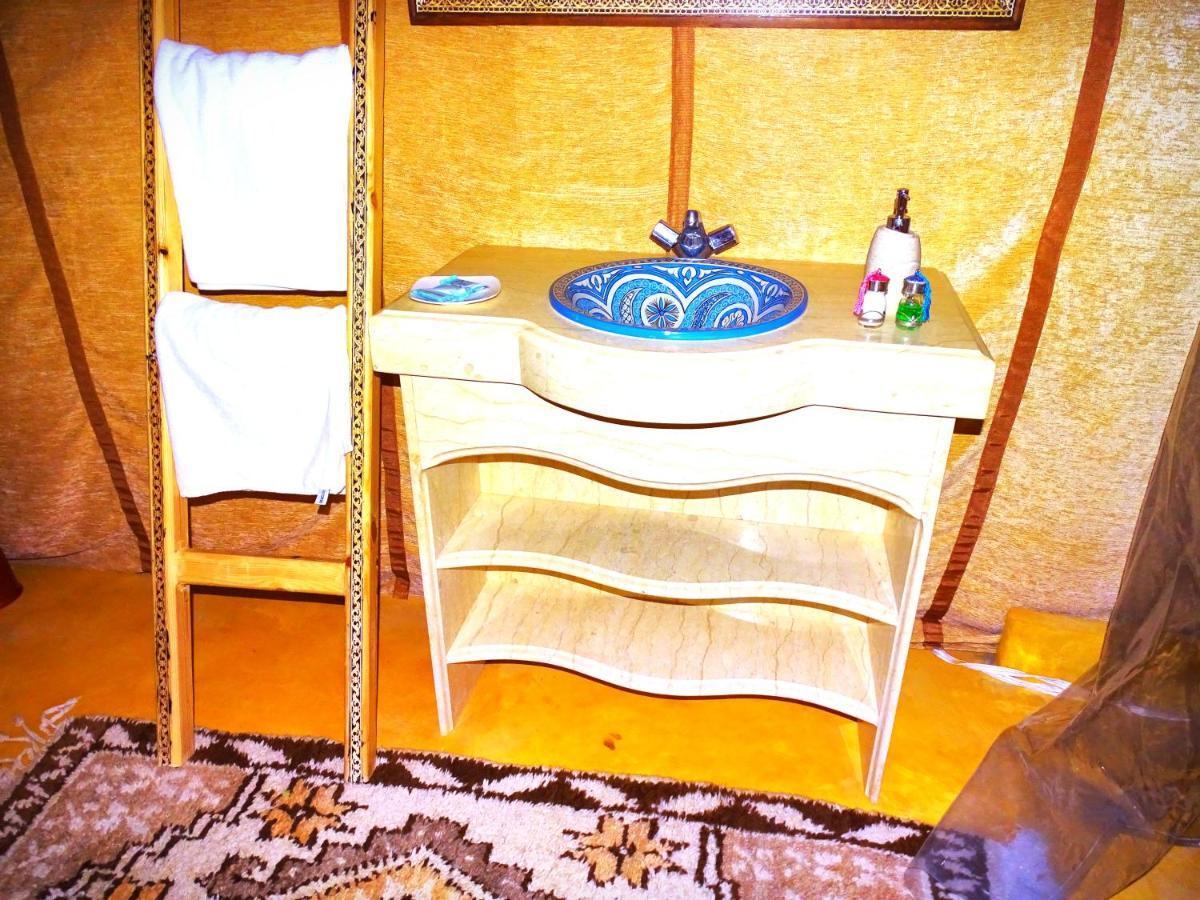 Camel Luxury Camp Bed & Breakfast เมอร์ซูกา ภายนอก รูปภาพ