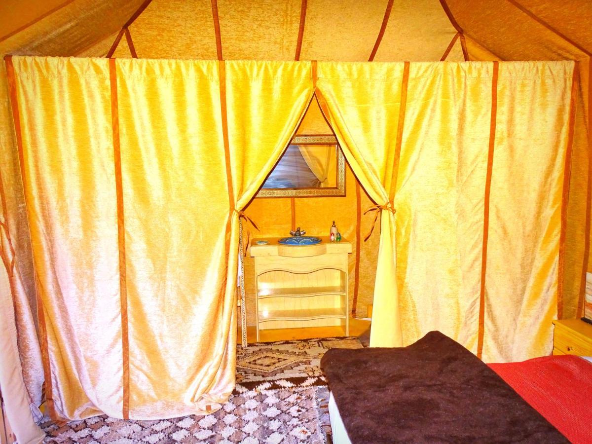 Camel Luxury Camp Bed & Breakfast เมอร์ซูกา ภายนอก รูปภาพ