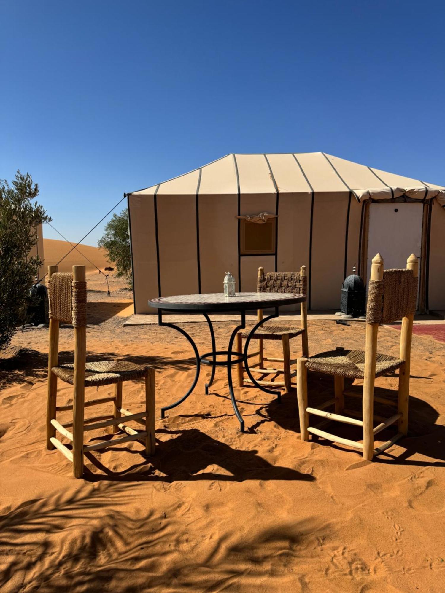 Camel Luxury Camp Bed & Breakfast เมอร์ซูกา ภายนอก รูปภาพ