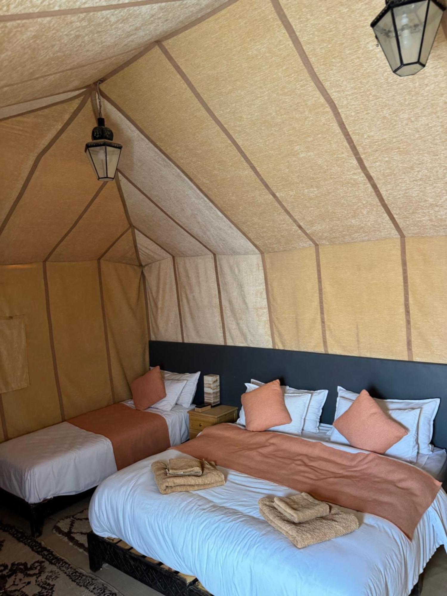 Camel Luxury Camp Bed & Breakfast เมอร์ซูกา ภายนอก รูปภาพ