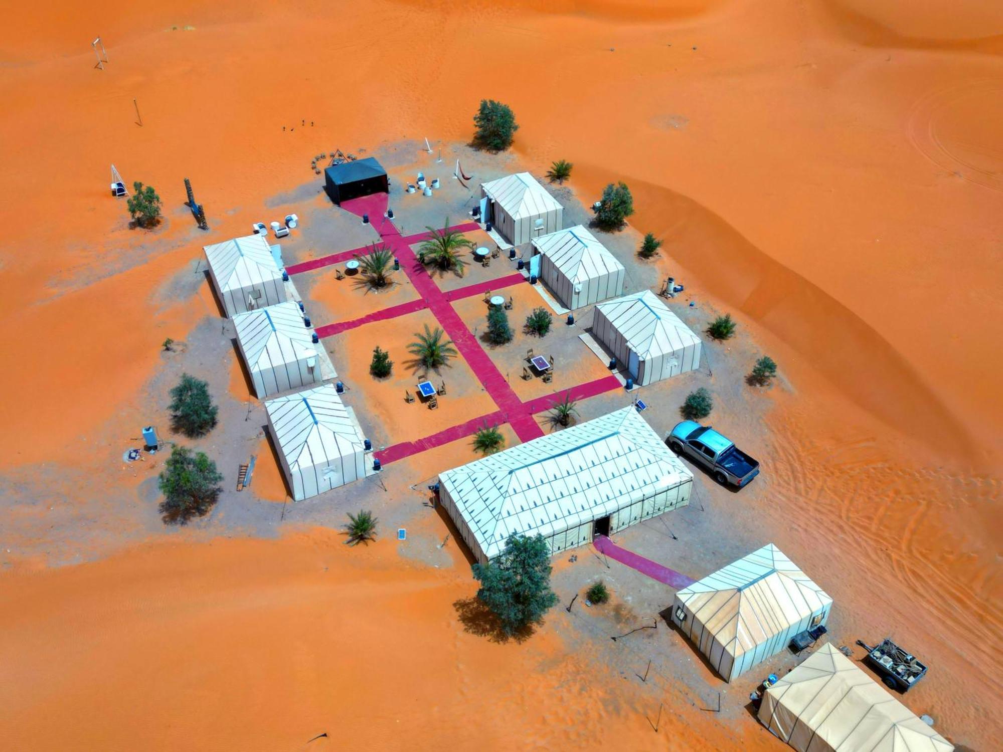 Camel Luxury Camp Bed & Breakfast เมอร์ซูกา ภายนอก รูปภาพ