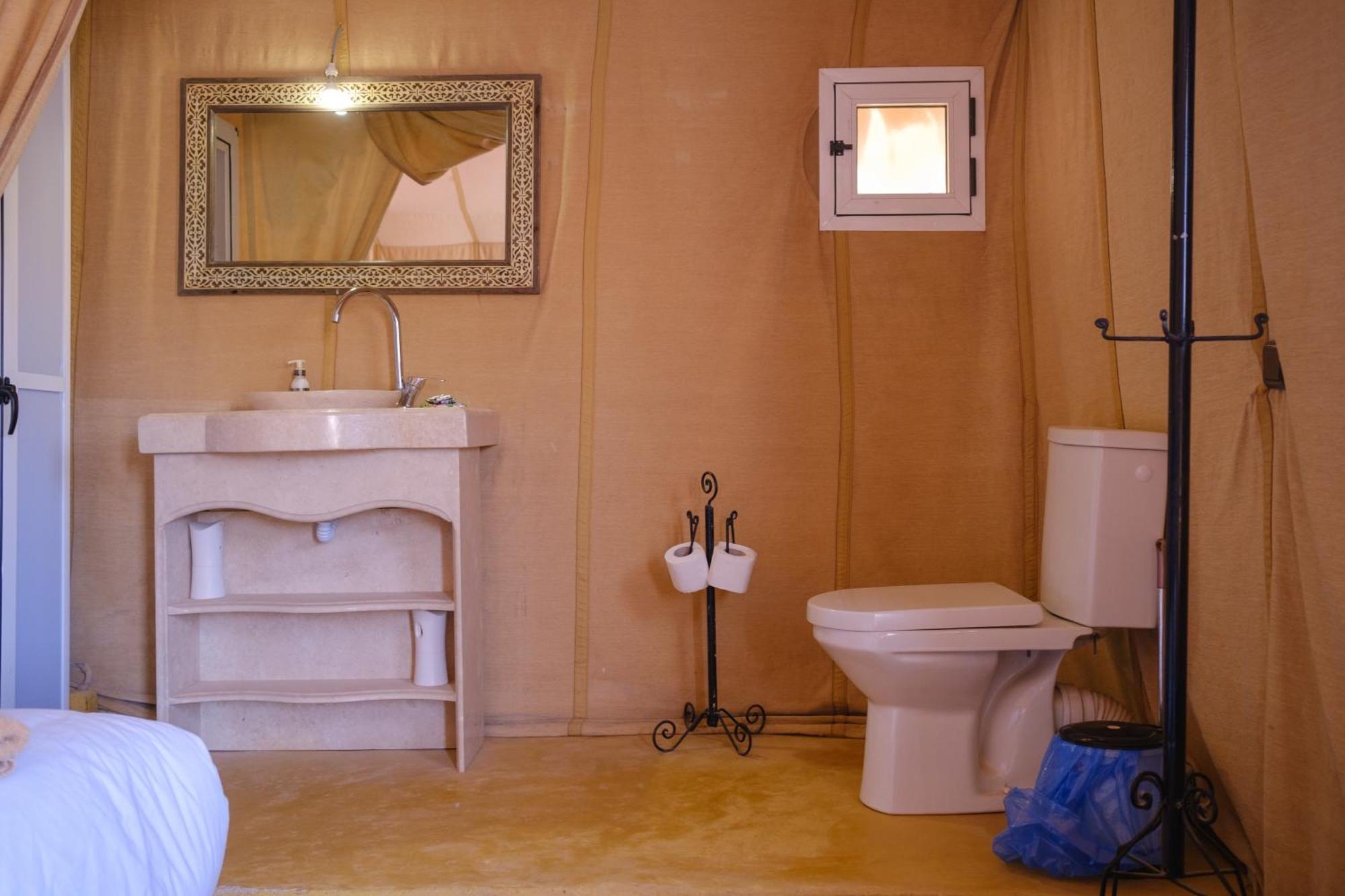 Camel Luxury Camp Bed & Breakfast เมอร์ซูกา ภายนอก รูปภาพ
