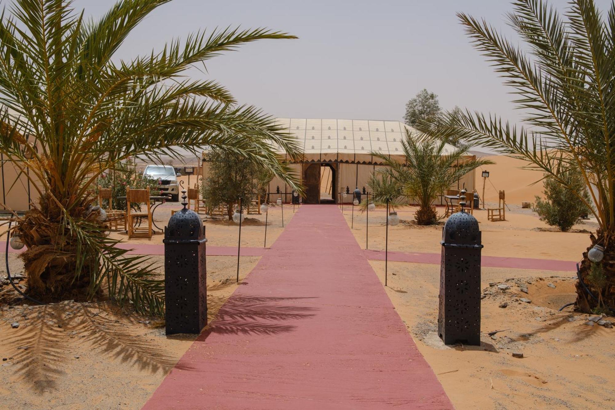Camel Luxury Camp Bed & Breakfast เมอร์ซูกา ภายนอก รูปภาพ