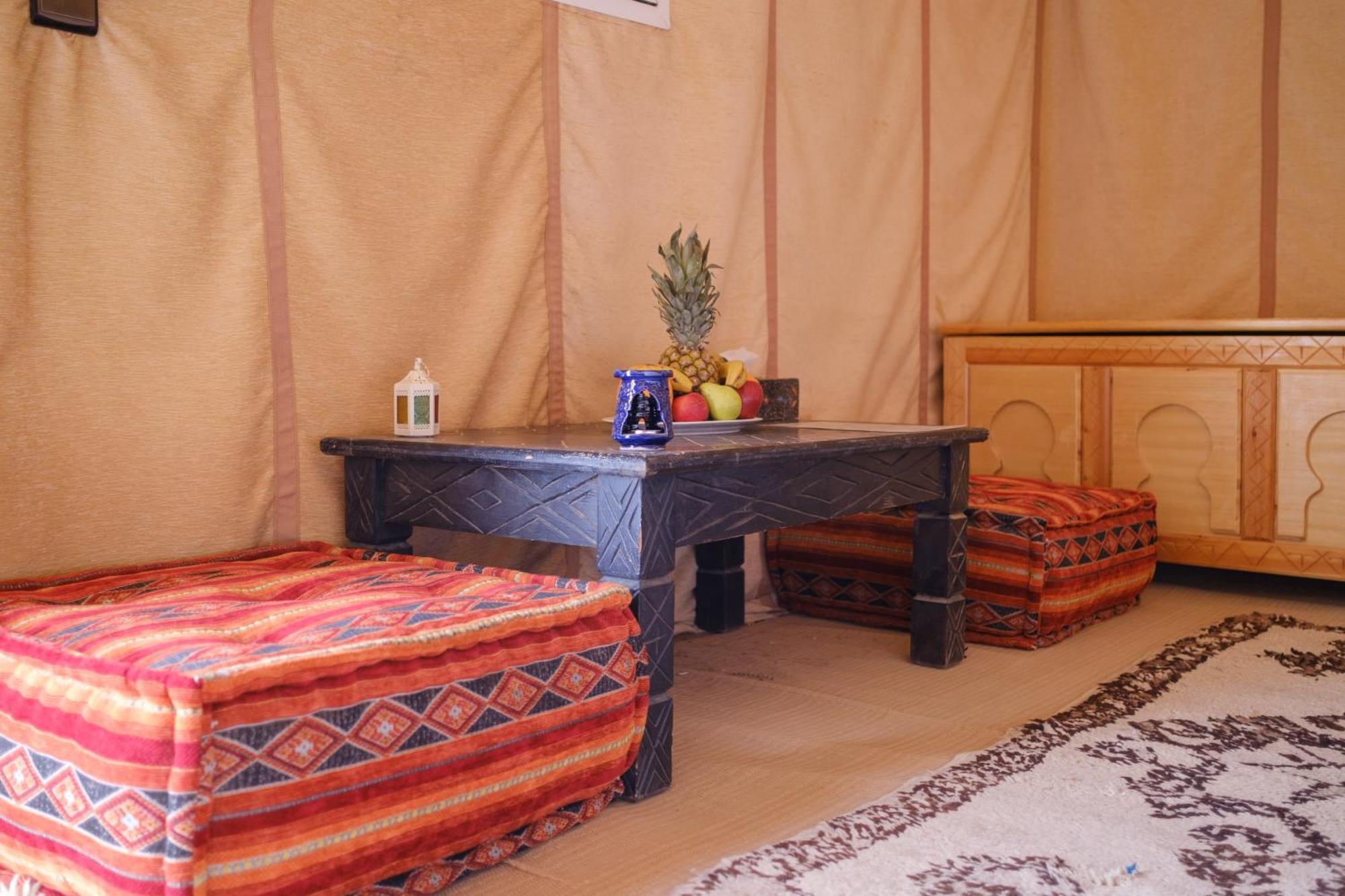 Camel Luxury Camp Bed & Breakfast เมอร์ซูกา ภายนอก รูปภาพ